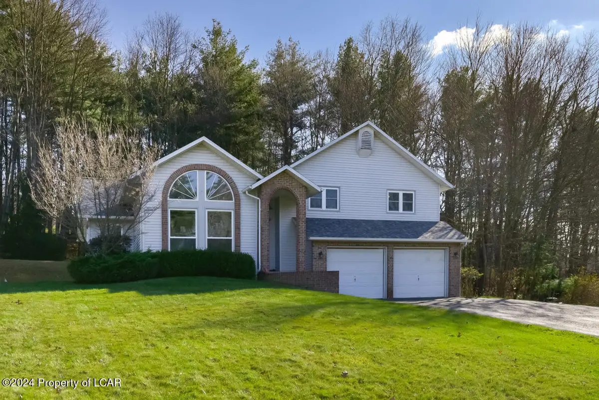 660 Beaver Brook Road, Shavertown in Shavertown