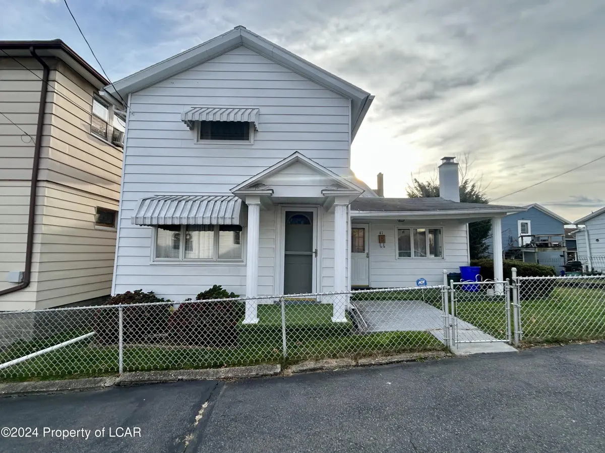 41 Center Street, Pittston in Pittston