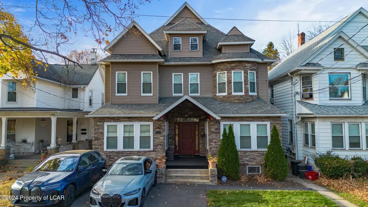 1741 Sanderson Avenue, Scranton in Scranton