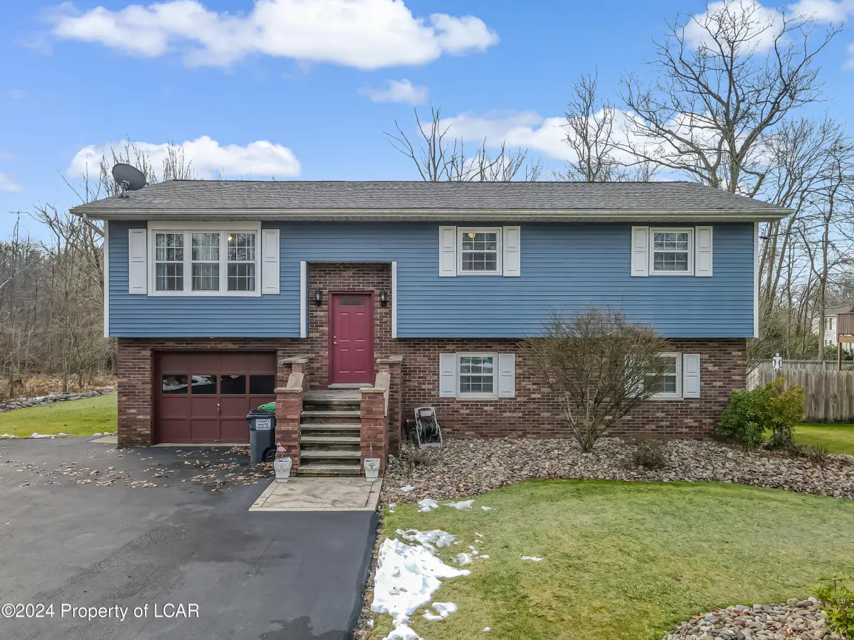 20 E Park Lane, Mountain Top in Mountain Top