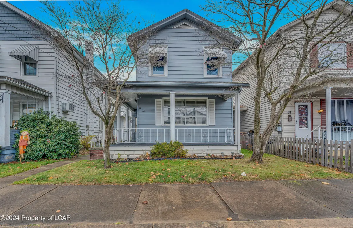 65 Girard Avenue, Plymouth in Plymouth