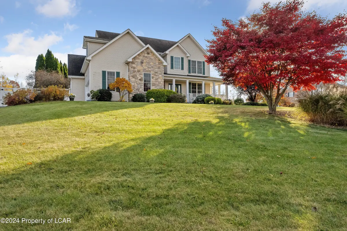 15 Whitman Drive, Dupont in Dupont