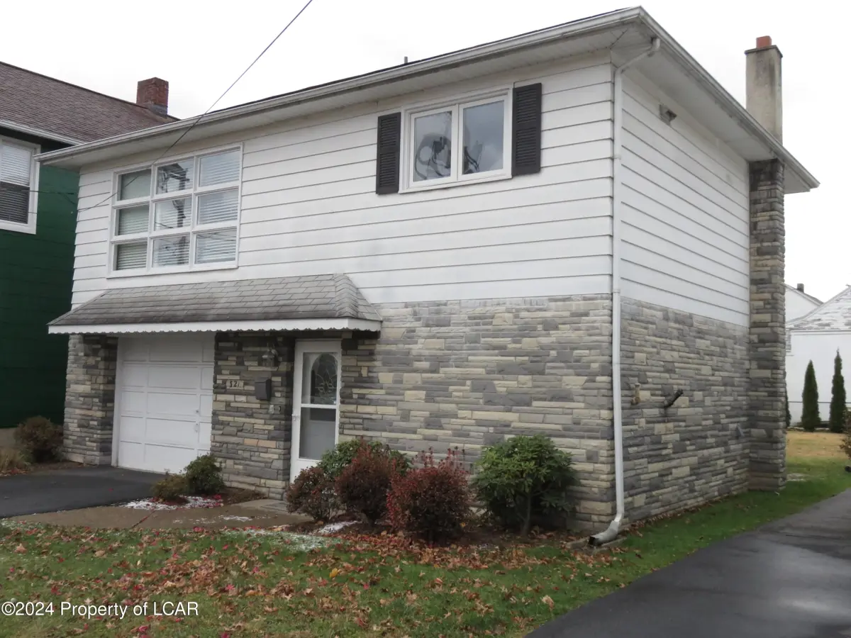321 Carpenter Street, West Pittston in West Pittston