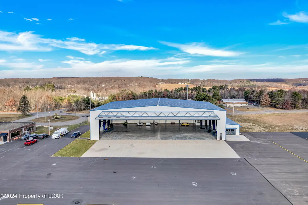 5175 Airport Road, Hazleton - 1 bath - 16,000 SF