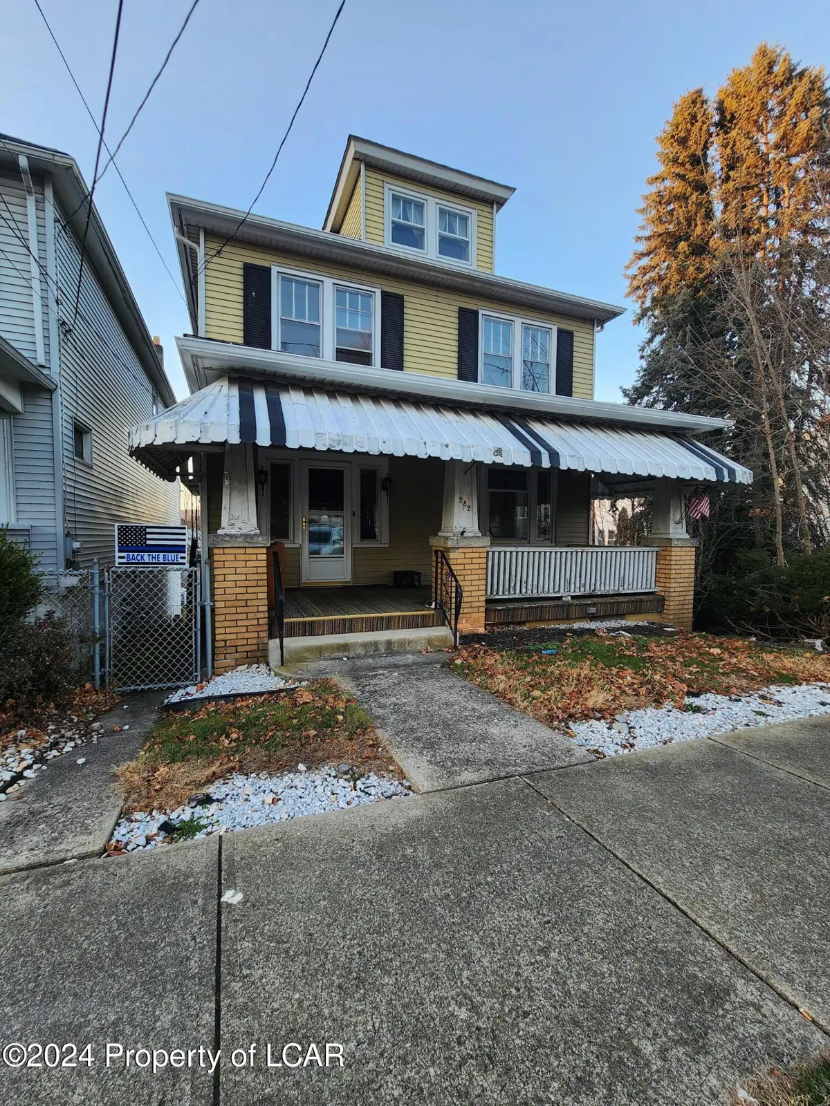 282 Lee Park Avenue
