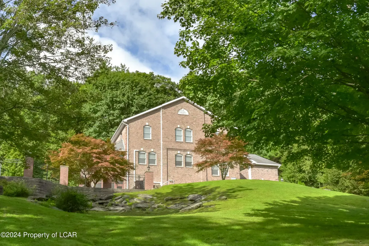 285 E Center Street, Shavertown in Shavertown