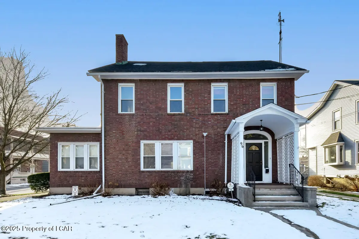 96 W Vaughn Street, Kingston in Kingston