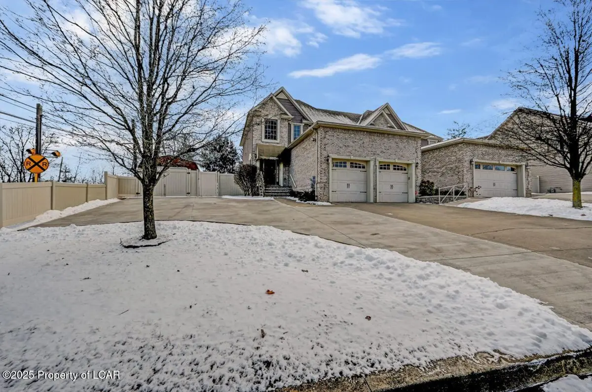 997 Sunrise Drive, Pittston in Pittston