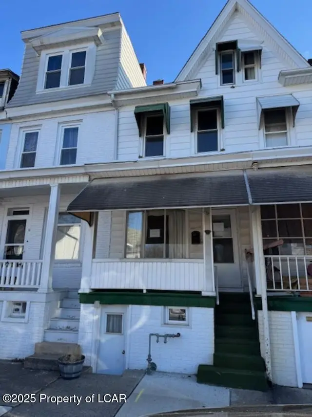 11 N Hickory Street, Mount Carmel in Mount Carmel