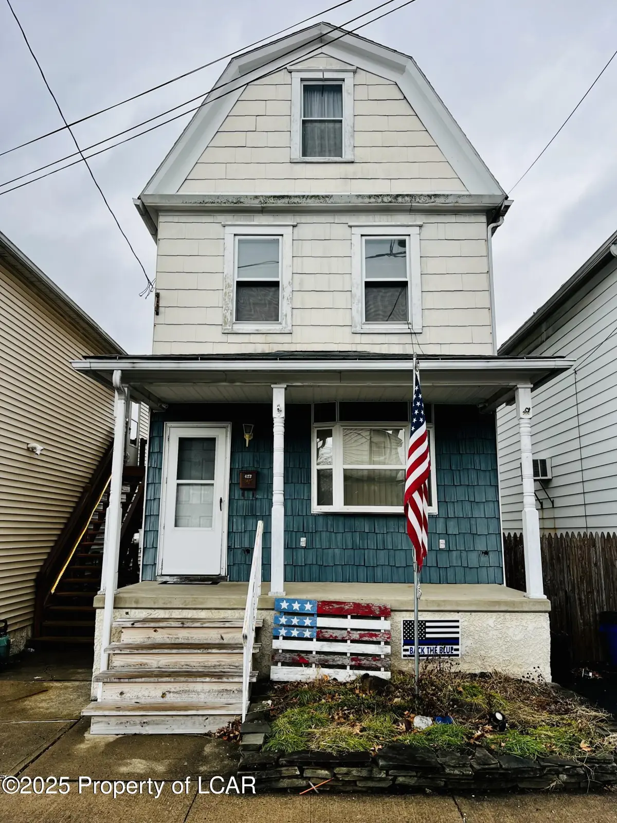 423 New Grove Street, Wilkes-Barre in Wilkes-Barre