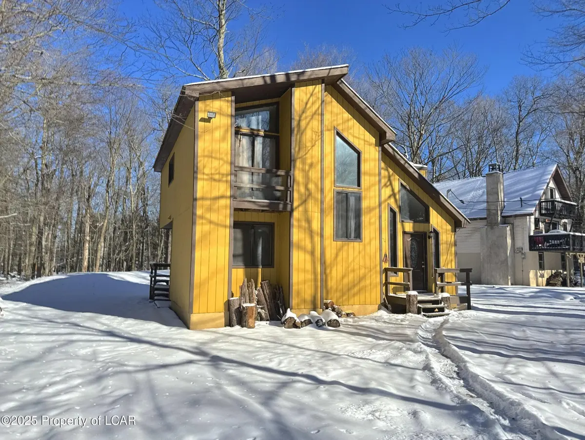 1008 W Ridge Drive, Gouldsboro in Gouldsboro