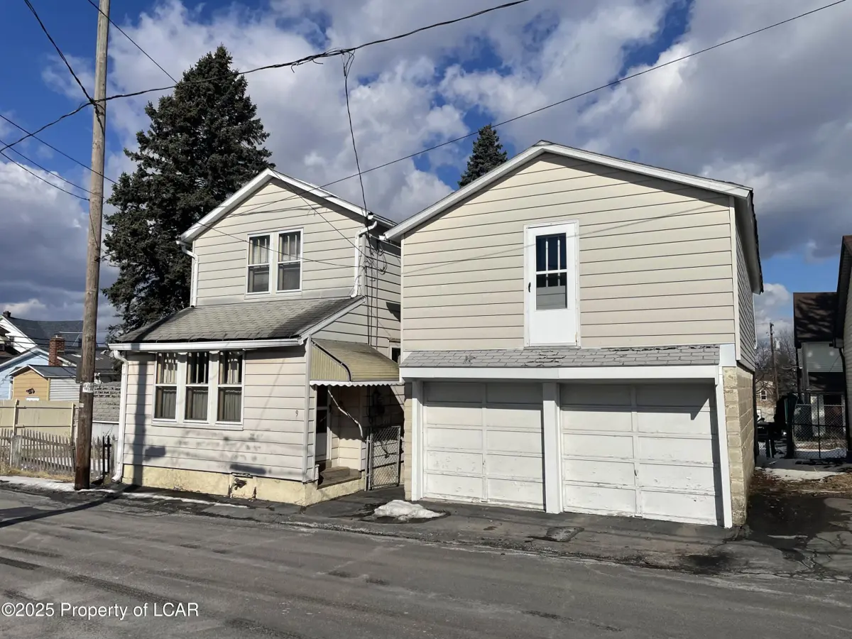 9 E Maple Street, West Hazleton in West Hazleton