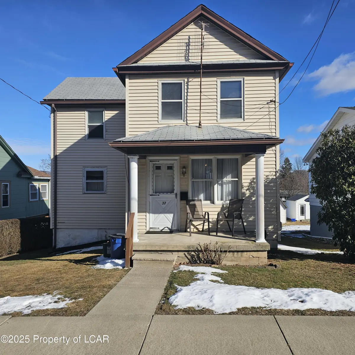37 Line Street, Throop in Throop