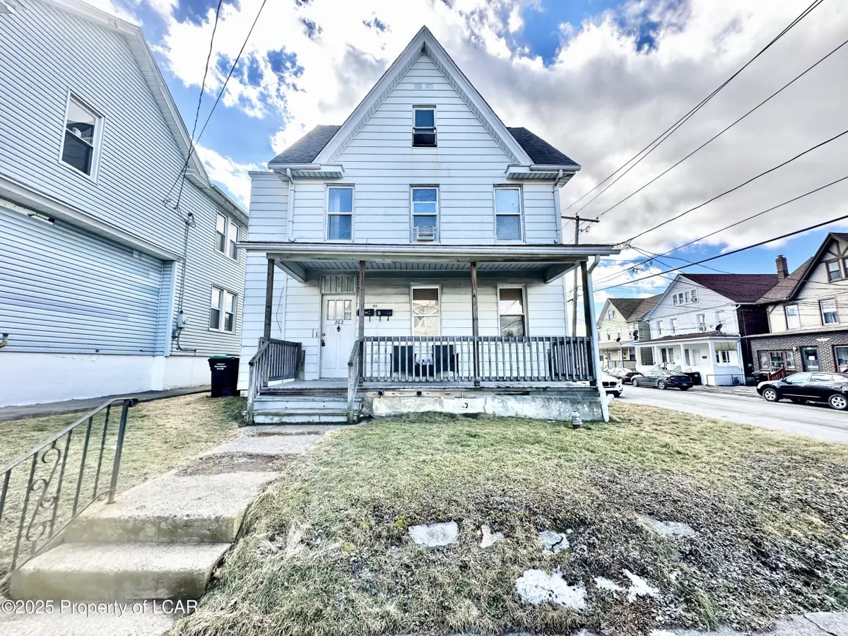 202 E Oak Street, West Hazleton in West Hazleton