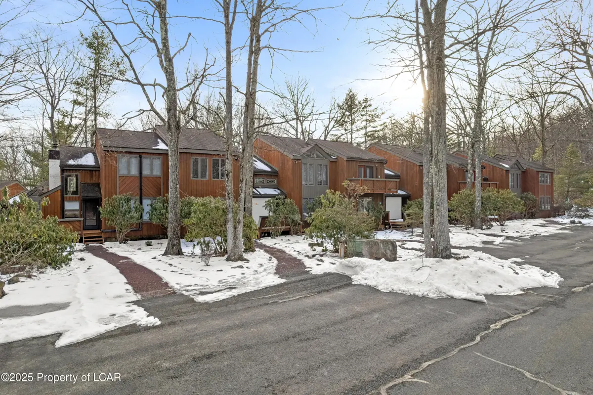 29 Falcon Run, Lake Harmony in Lake Harmony