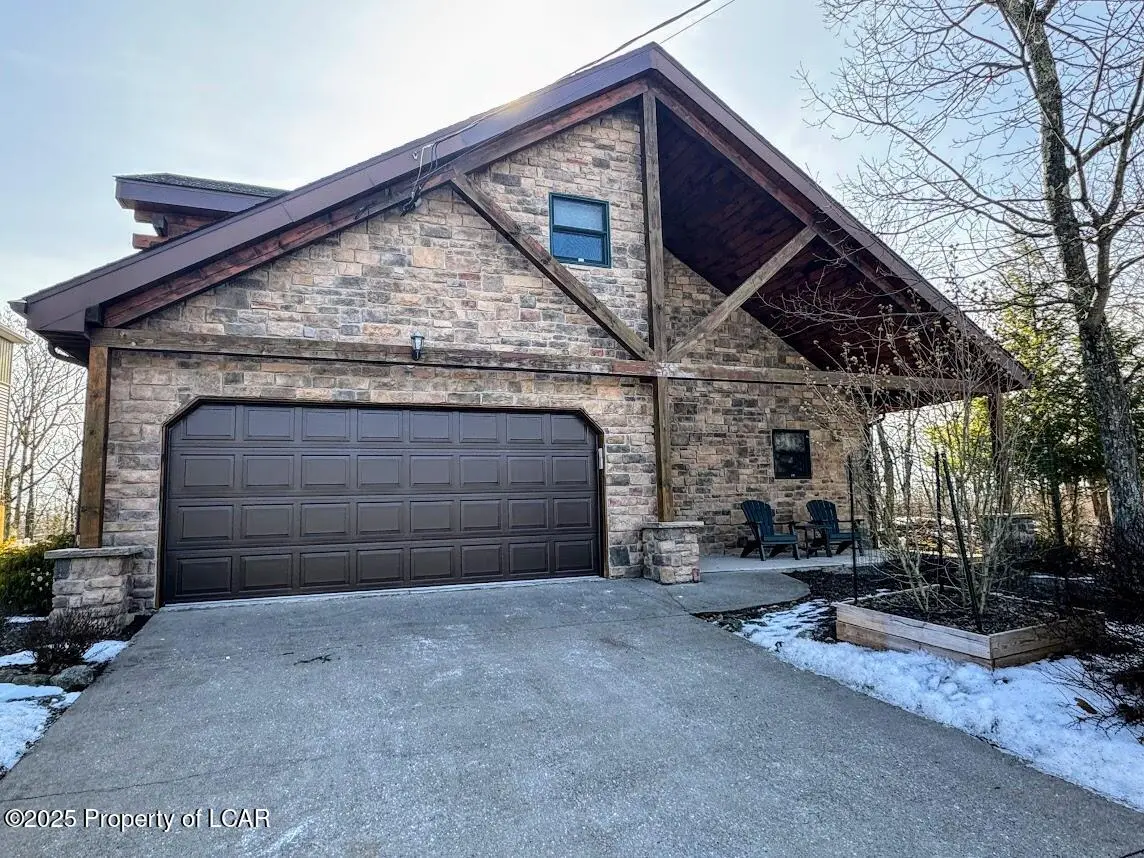 21 Summit Rd, Hazleton in Hazleton
