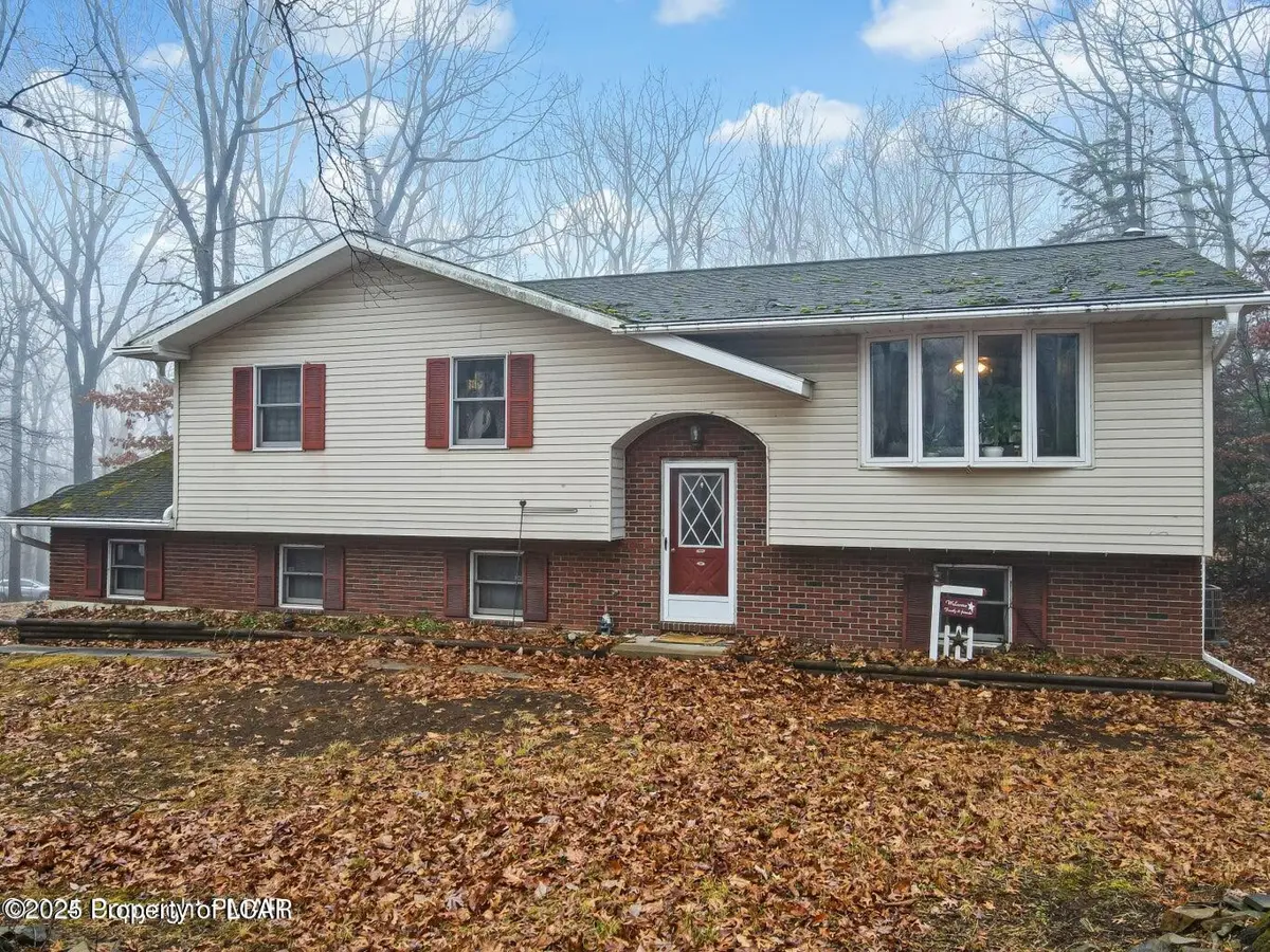 227 Shady Oaks Drive, Saylorsburg in Saylorsburg