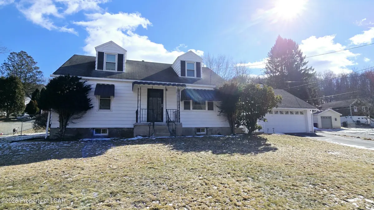 1215 Lower Demunds Road, Dallas in Dallas