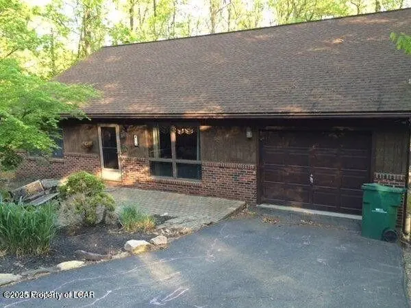 16 Iroquois Circle, Hazleton in Hazleton