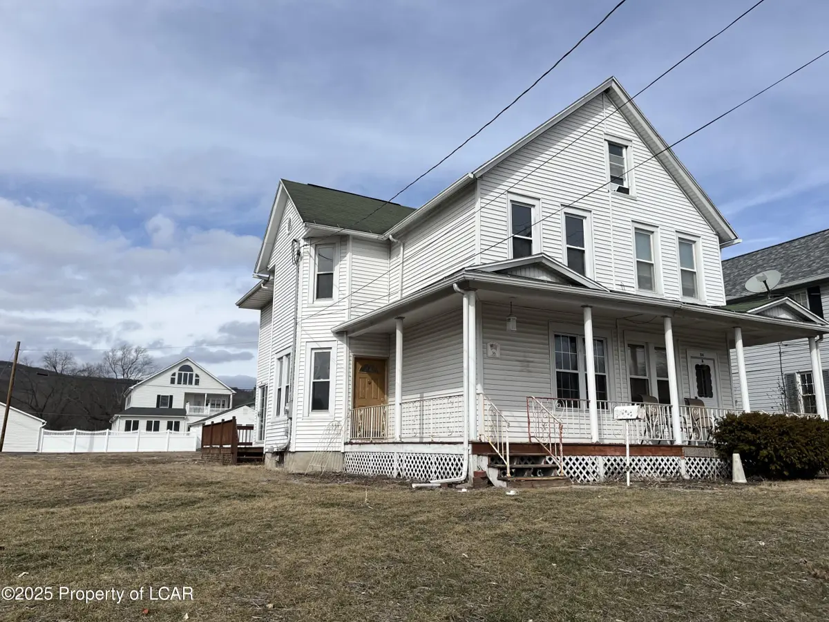 36 Elm Street, West Pittston in West Pittston