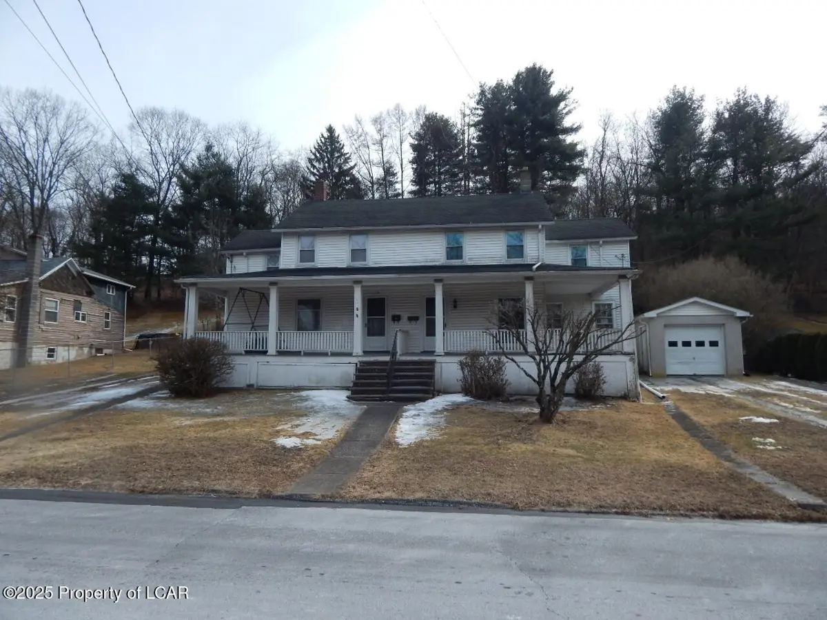 33 W Railroad Street, Nanticoke in Nanticoke