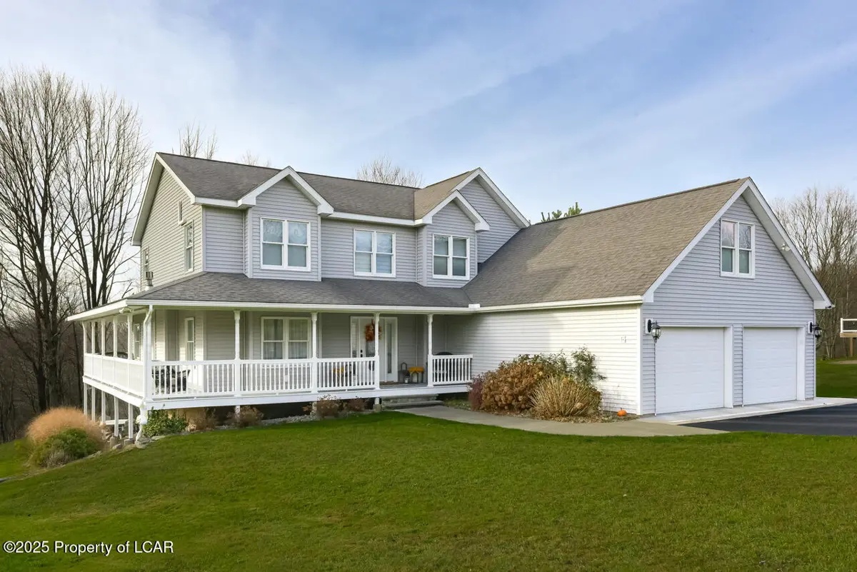 117 Porter Drive, Clifford Township in Clifford Township