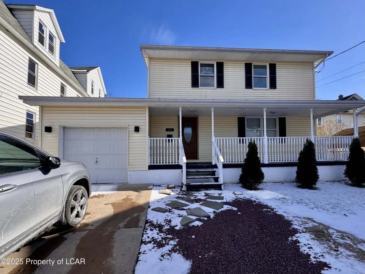 25 Cliff Street, Pittston in Pittston
