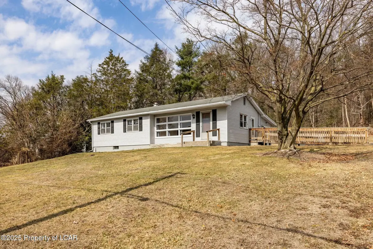 3907 PA-61, Sunbury in Sunbury