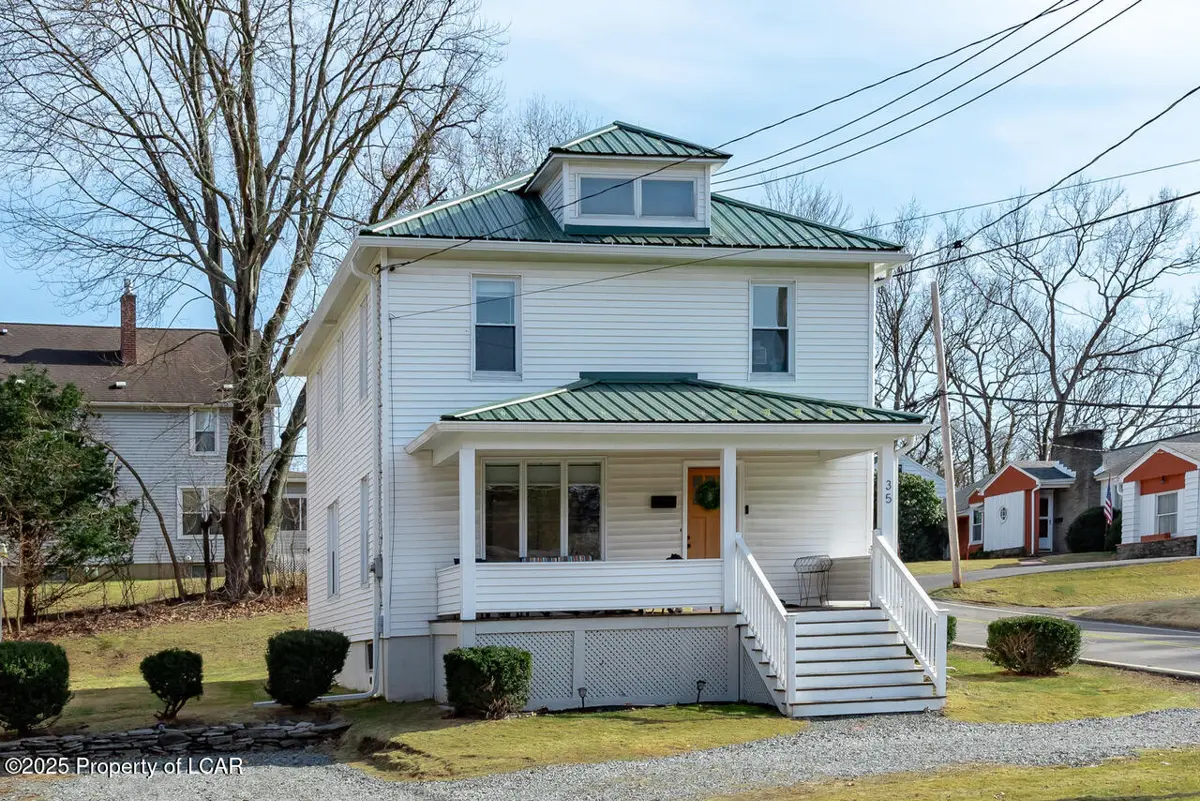 35 E Center Street, Shavertown in Shavertown