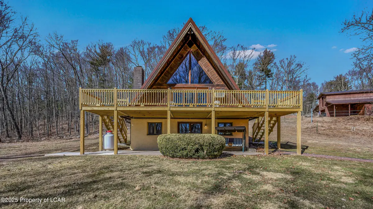 237 Oakdale Drive, Hunlock Creek in Hunlock Creek