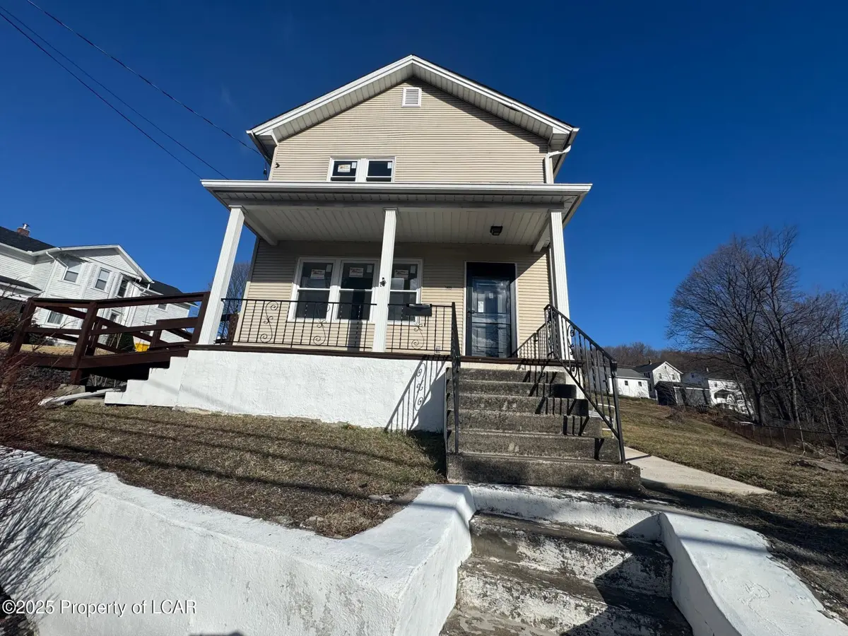 348 N Main Street, Archbald in Archbald