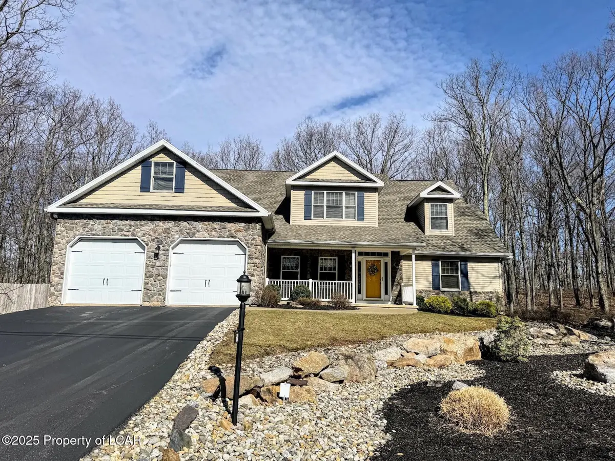 617 Turnberry Lane, Hazleton in Hazleton