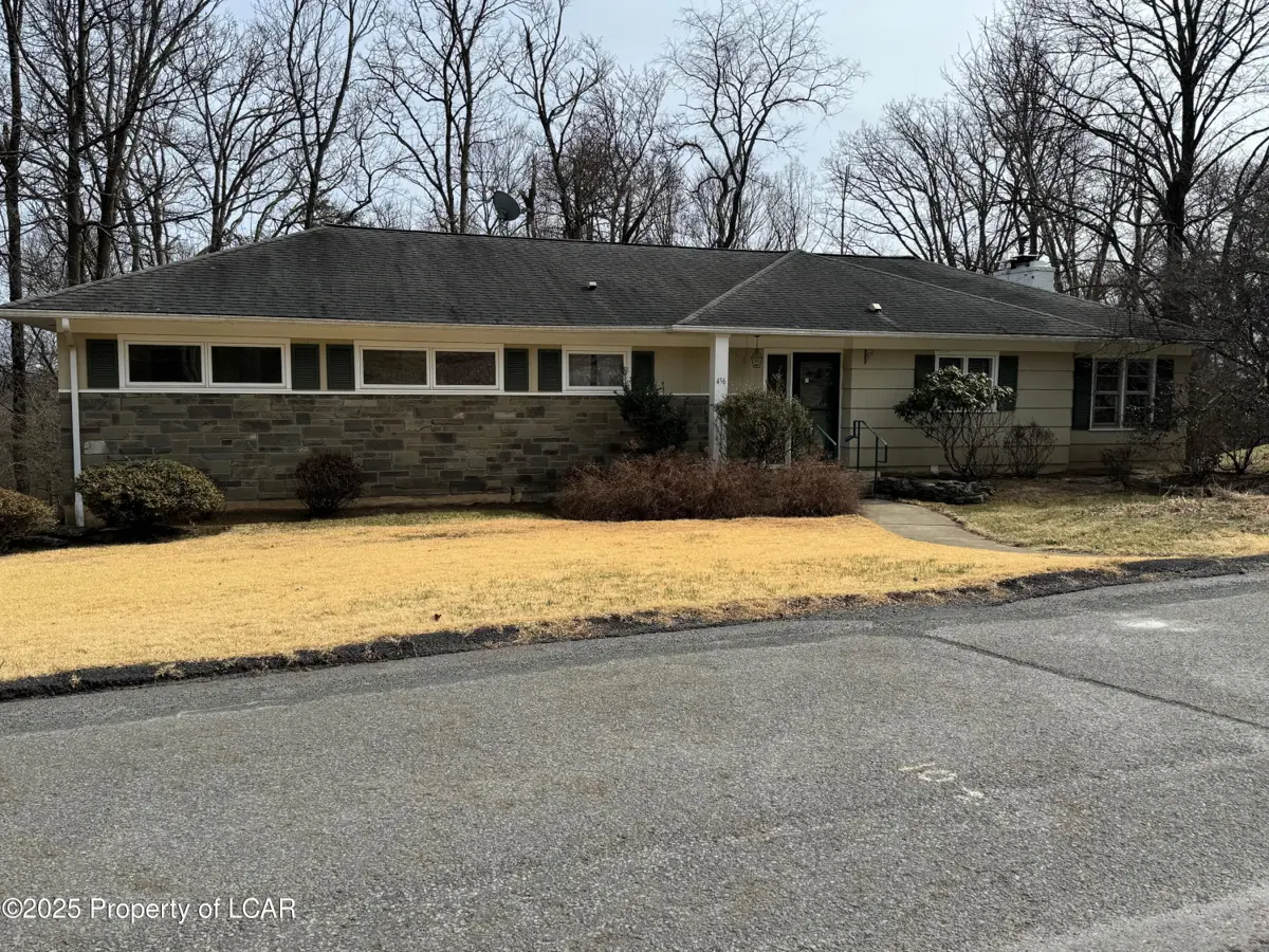 436 Valley View Drive, Dallas Township in Dallas Township