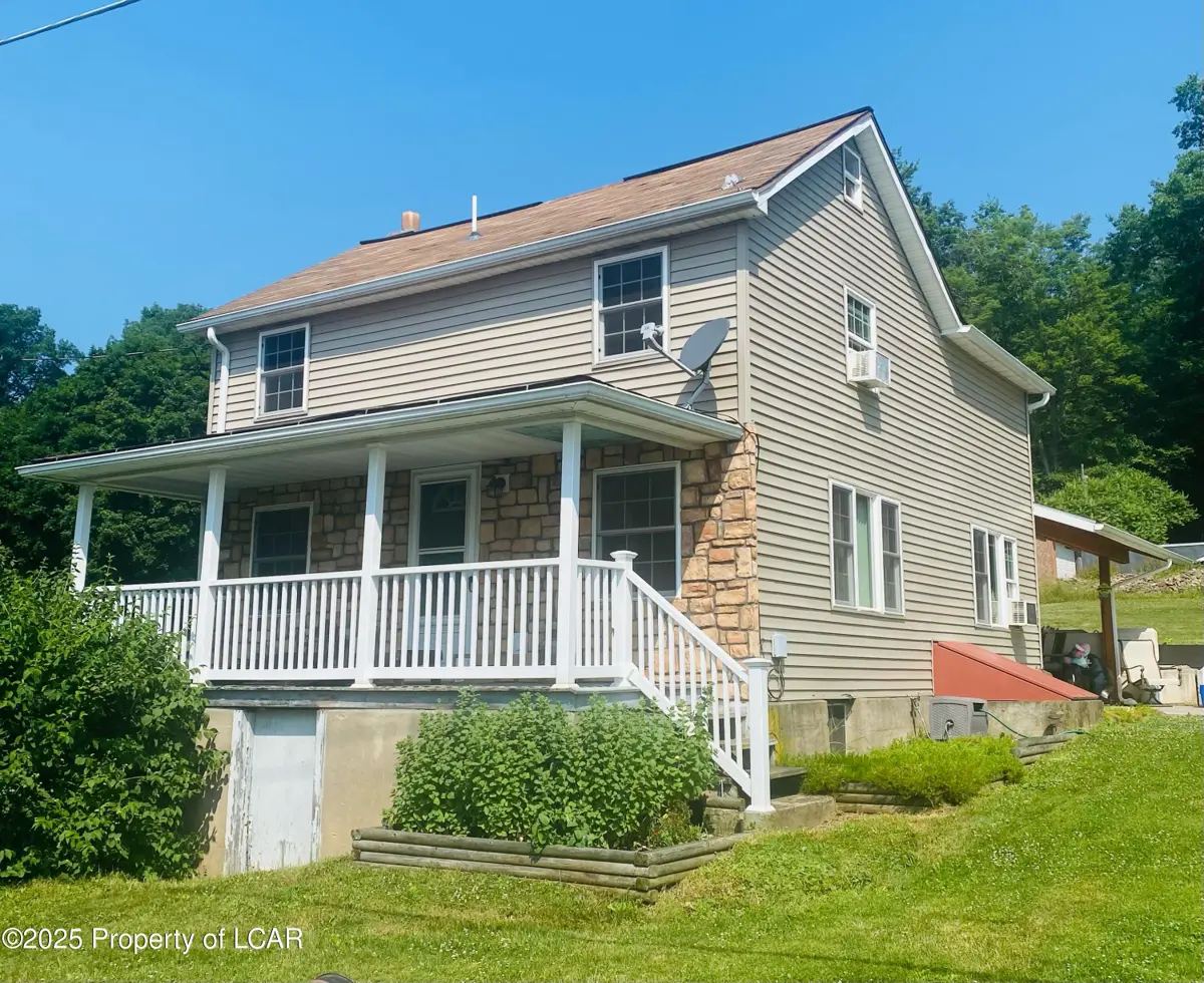 653 Red Ridge Road, Zion Grove in Zion Grove
