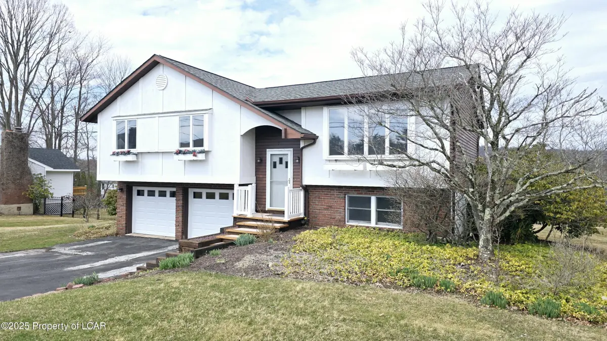21 Robbins Road, Dallas in Dallas