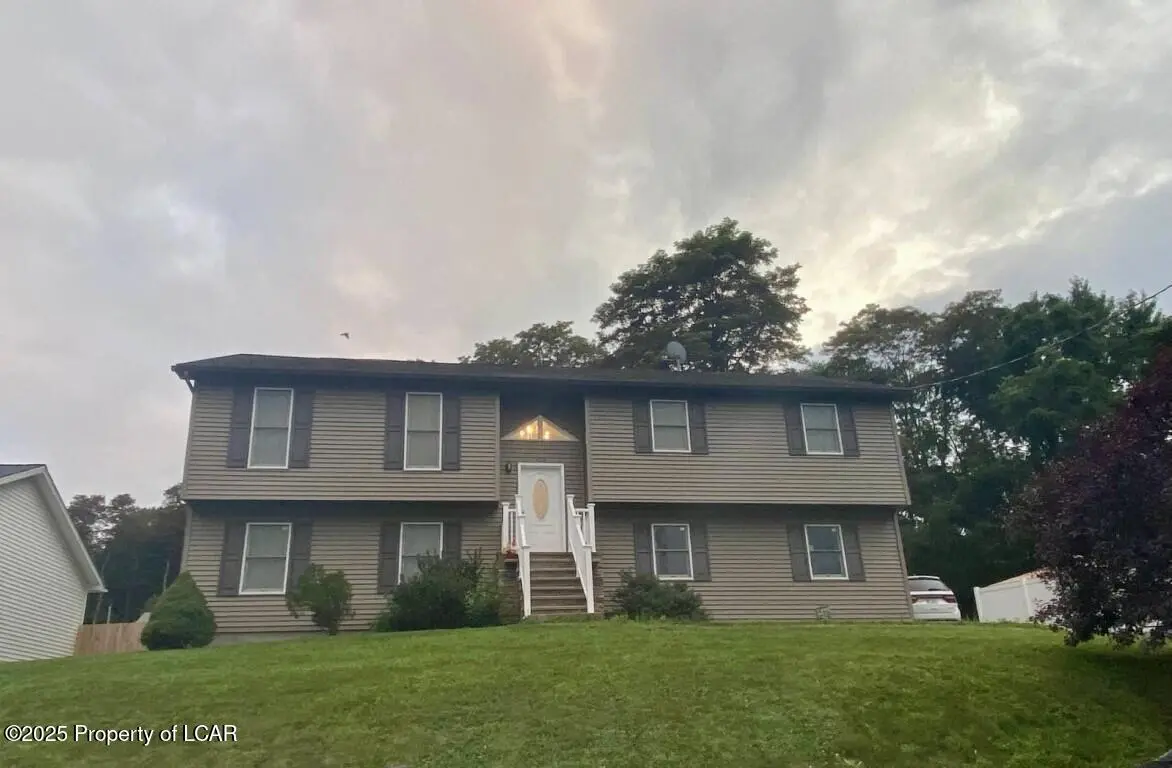 473 Carver Street, Larksville in Larksville