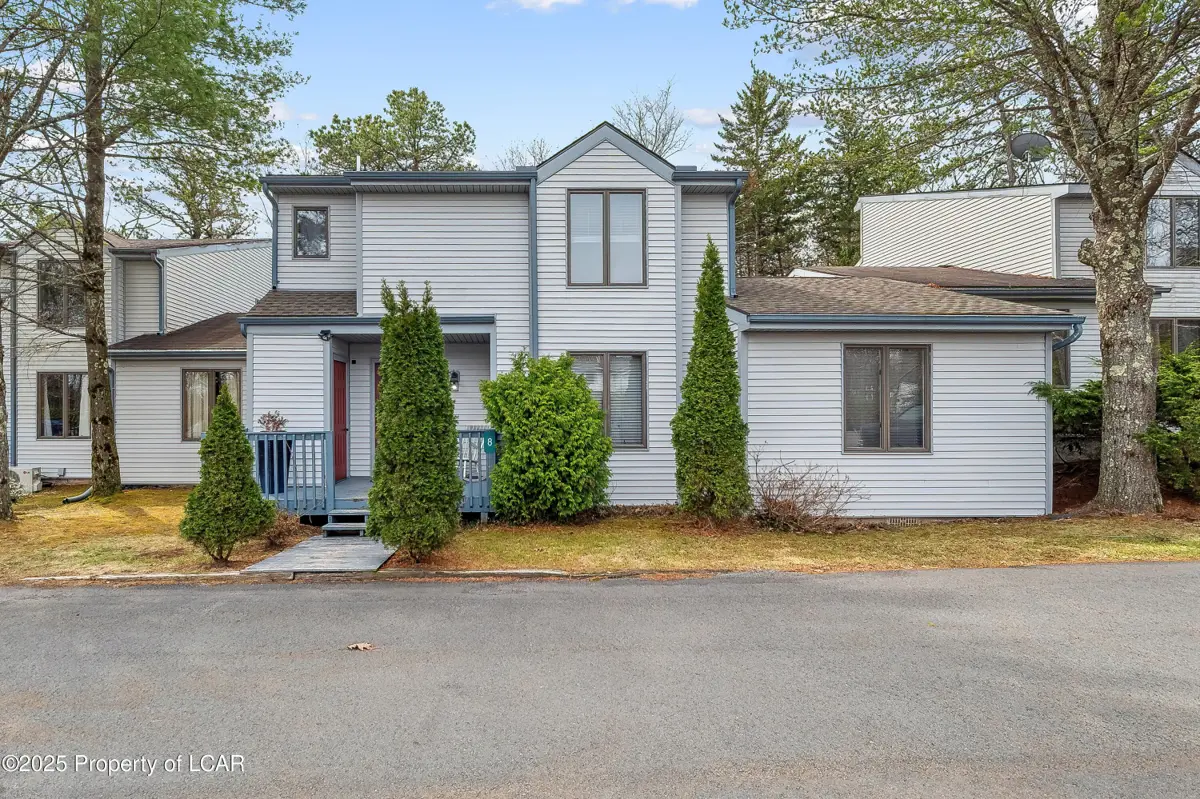 8 Lennon Circle, Lake Harmony in Lake Harmony