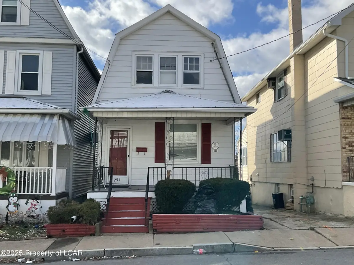 253 Andover Street, Wilkes-Barre in Wilkes-Barre