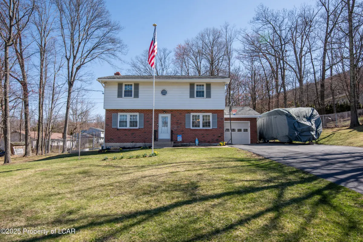 8 Washington Boulevard, Mountain Top in Mountain Top