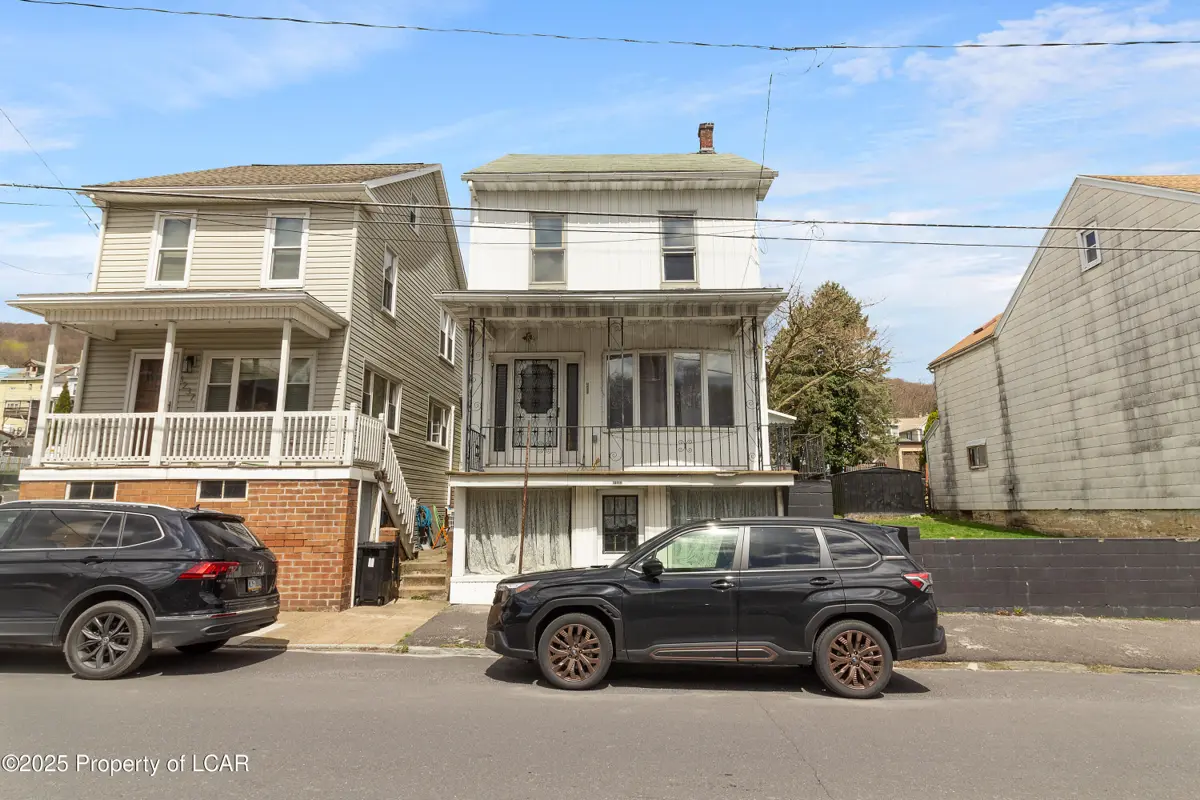 1235 W Arch Street, Shamokin in Shamokin
