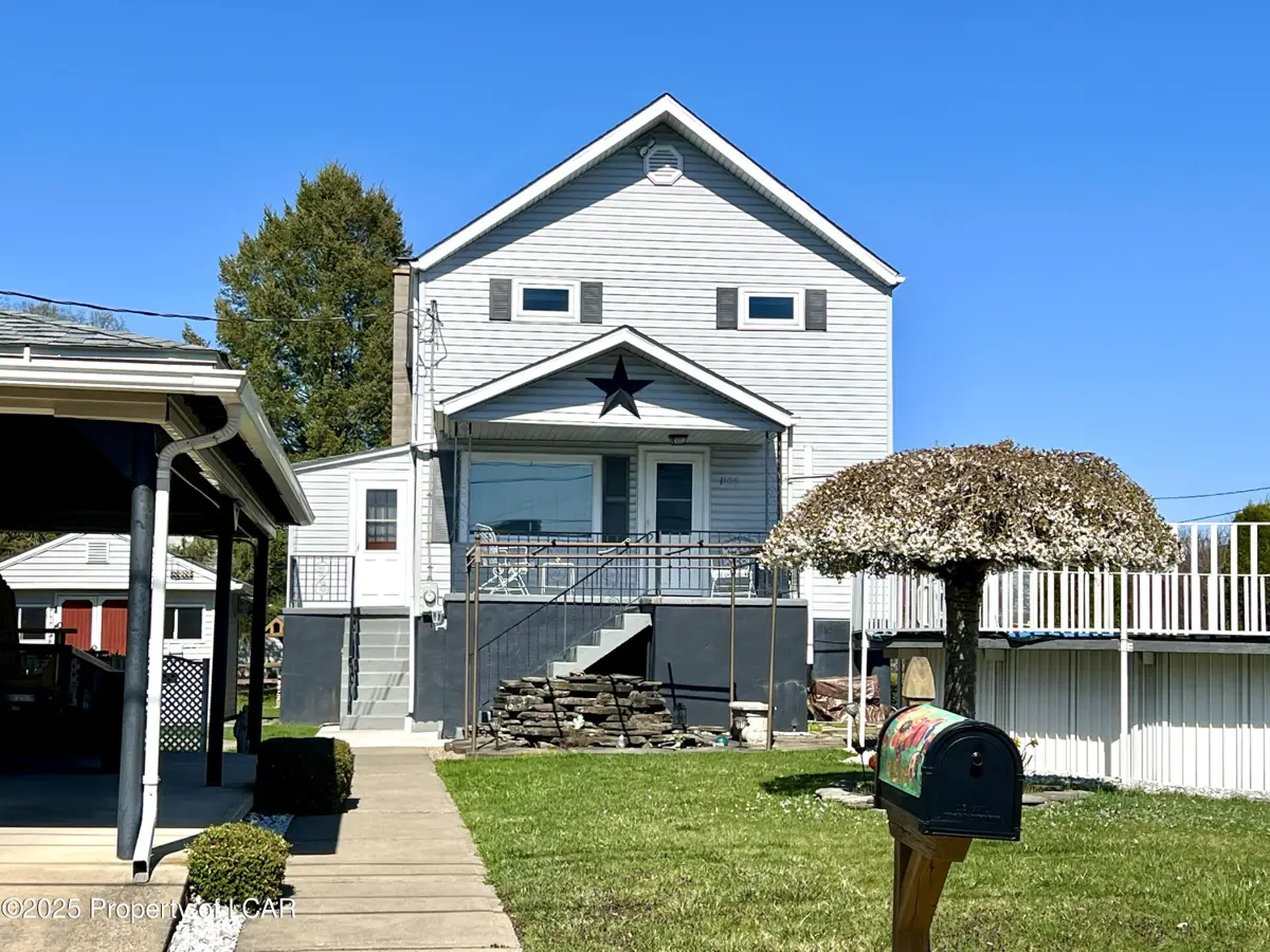 1105 Center Street, Hanover Township in Hanover Township