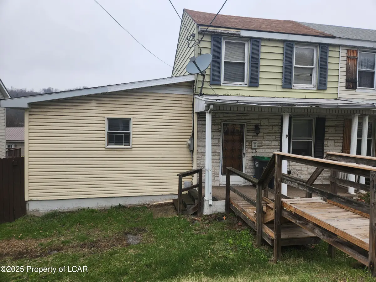 711 W Spruce Street, Mahanoy City in Mahanoy City
