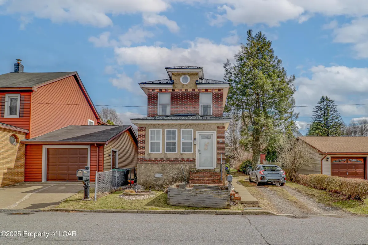 32 Grove Street, McAdoo in McAdoo