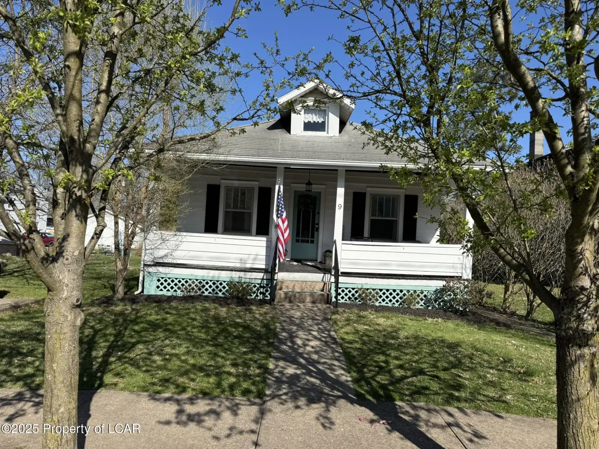 9 S Washington Street, Muncy in Muncy