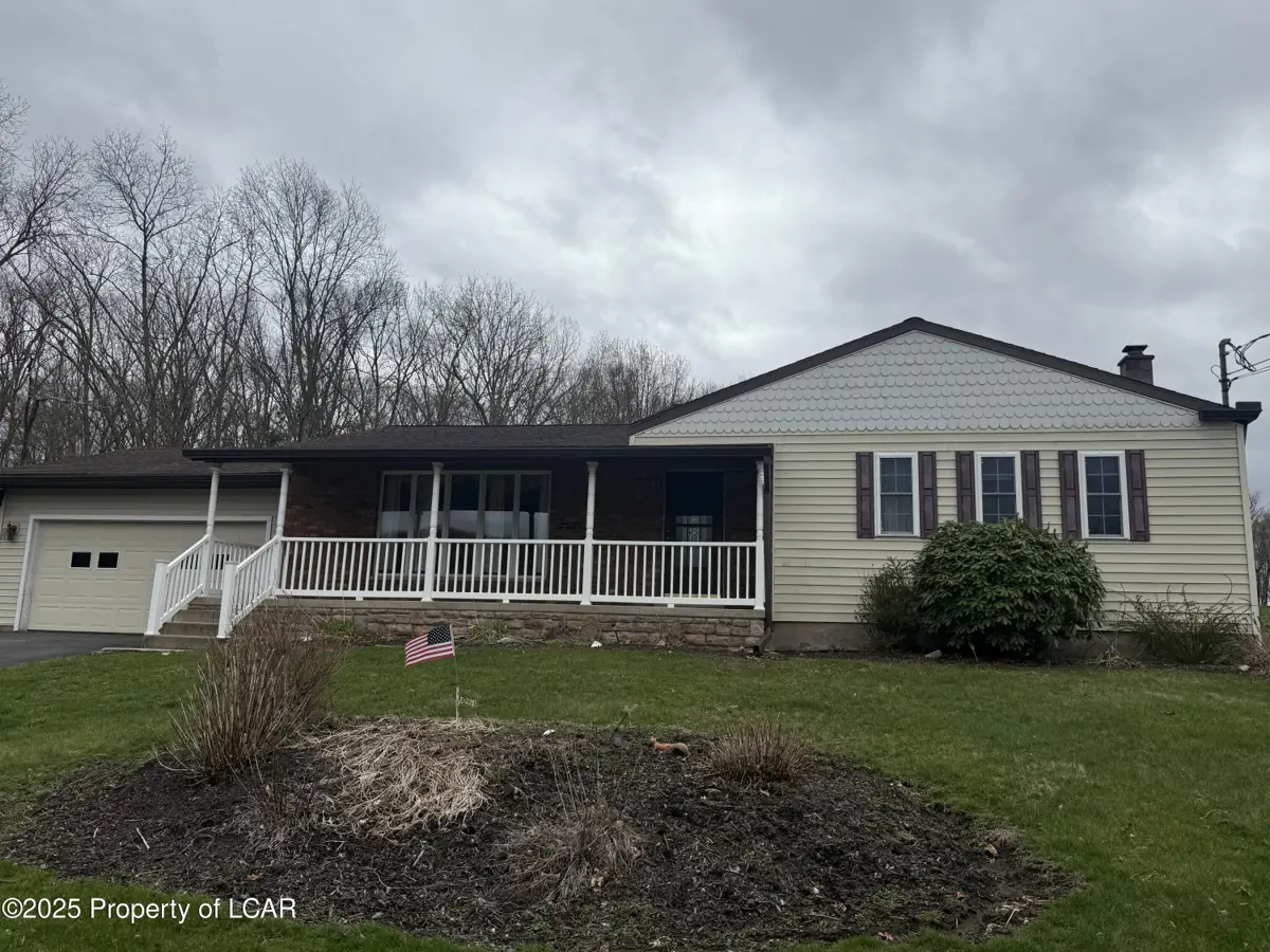 73 Seneca Drive, Shickshinny in Shickshinny
