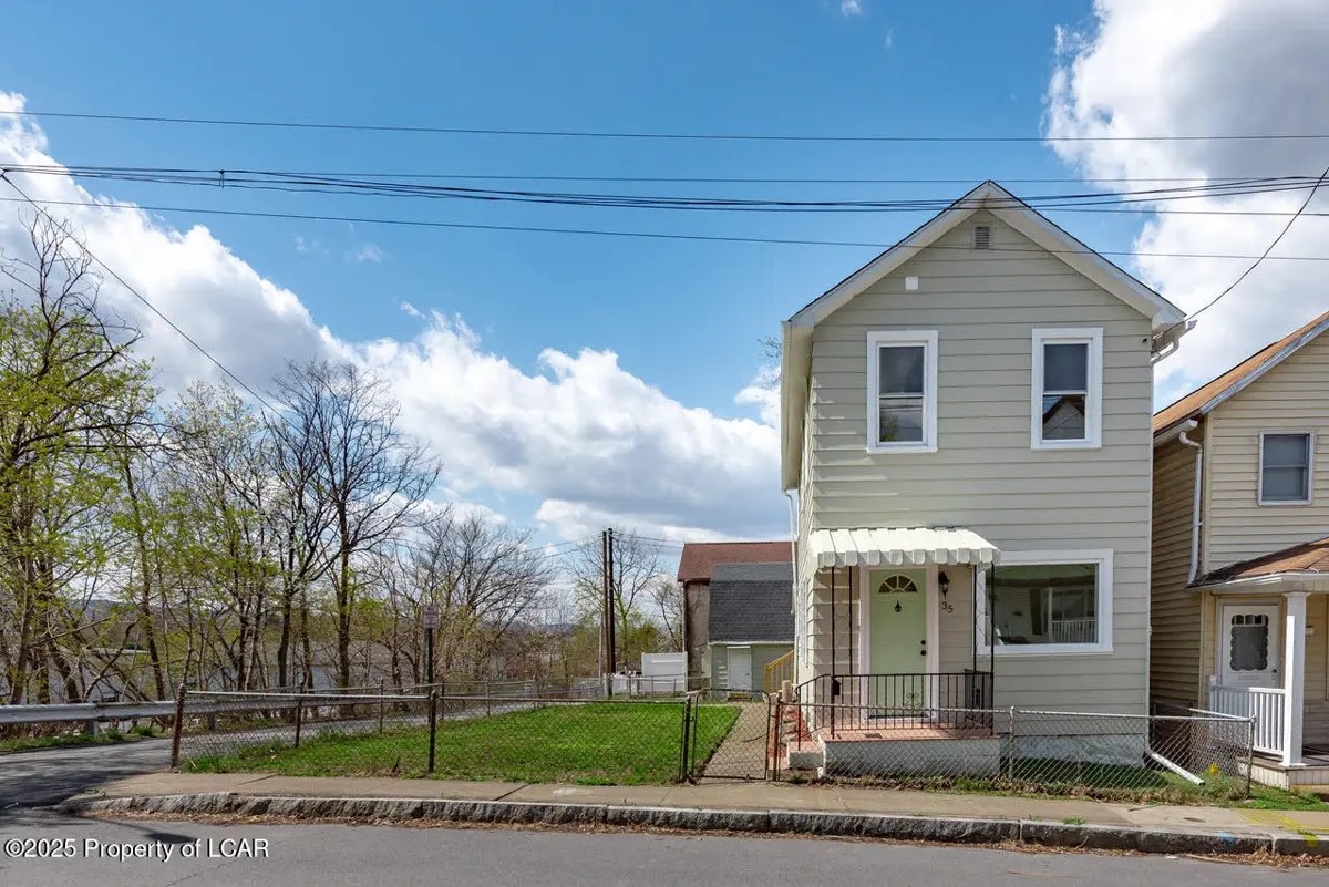 35 John Street, Wilkes-Barre in Wilkes-Barre