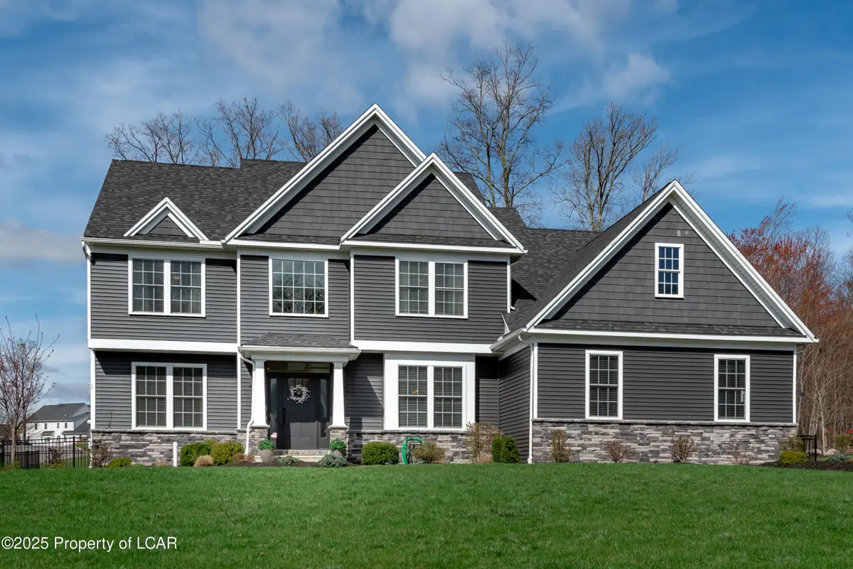 1183 Woodberry Drive, Mountain Top in Mountain Top