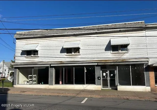 437-443 Centre St., Freeland in Freeland