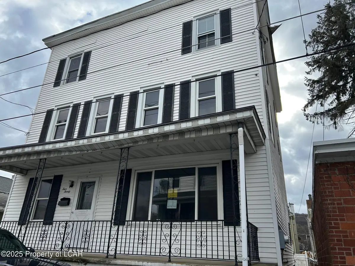420 W Butternut Street, Mount Carmel in Mount Carmel
