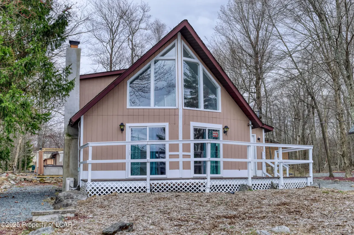 1452 Waterfront Drive, Tobyhanna in Tobyhanna